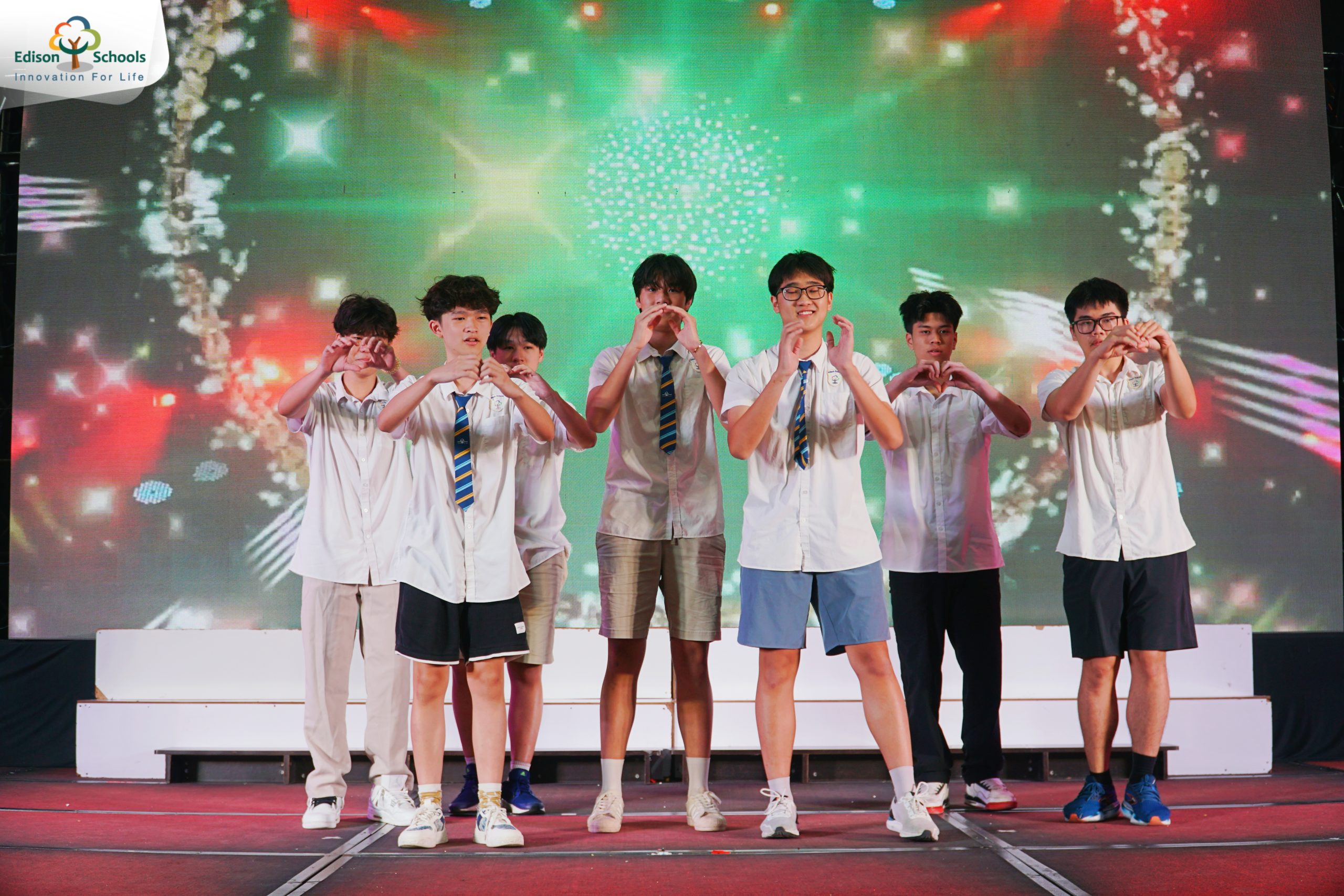 Lễ bế giảng trường THPT Edison Ecopark – những dấu ấn khó phai của thời trung học